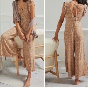 ANTHROPOLOGIE Matilda Ruffled Paisley jumpsuit Size: Large